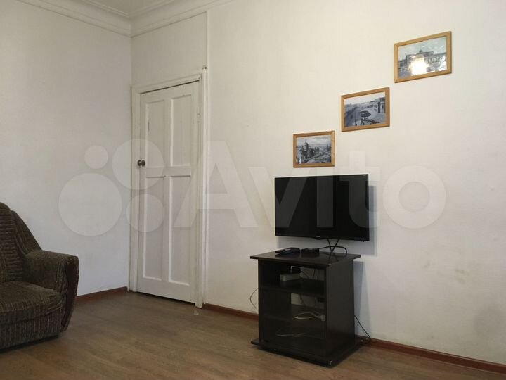 3-к. квартира, 40 м², 1/3 эт.