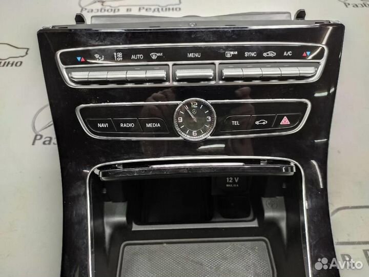 Накладка консоли (борода) w213 E-class 274.920