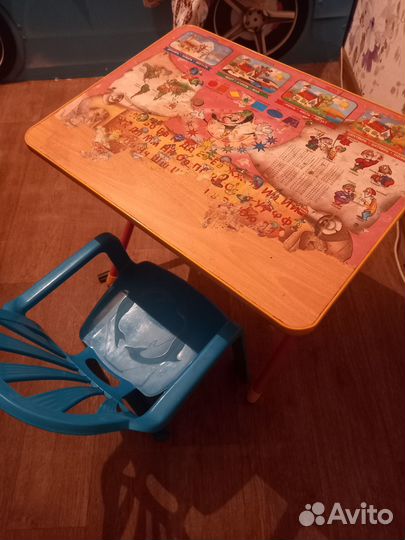 Детский стол и стул