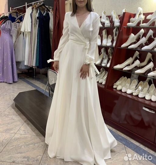 Продаю белое платье для торжества