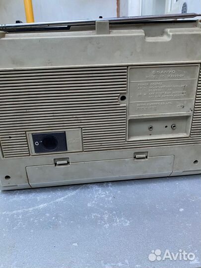 Магнитофон Sanyo