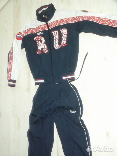 Костюм спортивный детский на 8-11 лет б/у