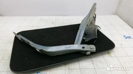 Петля крышки багажника peugeot 407 (90Z07HU02)