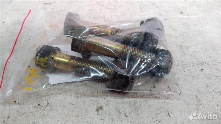 Болт крепления кардана mersedesbenz W210 E 95-00г