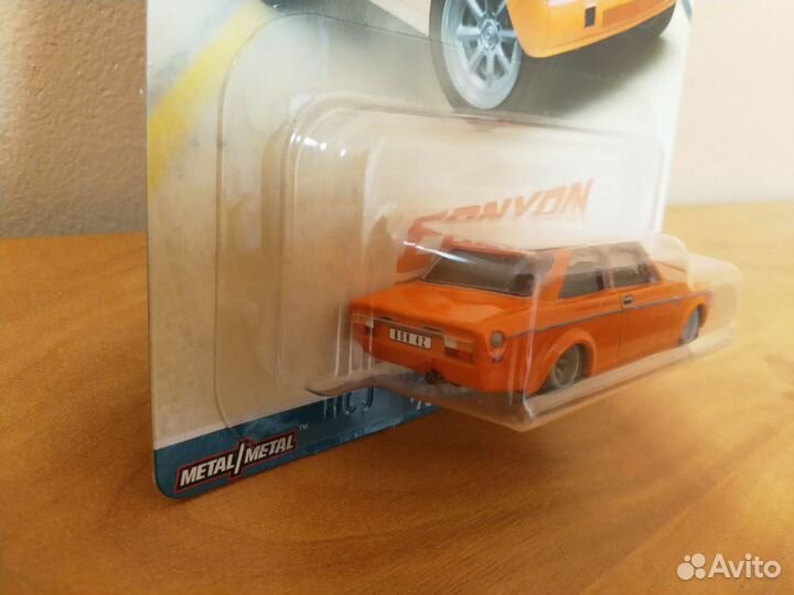 Hot Wheels Premium 73 Volvo142 GL