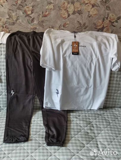 Спортивный костюм новый