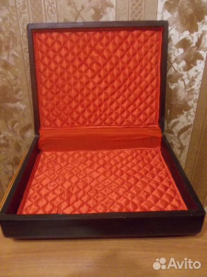 Деревянный винтажный сундучок