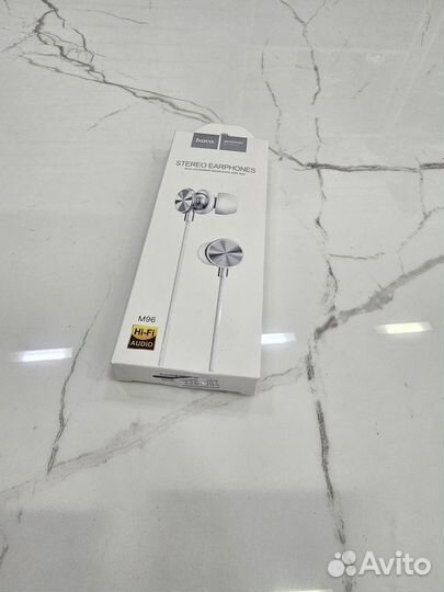 Проводные наушники