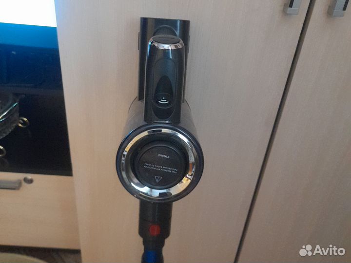 Беспроводной вертикальный пылесос