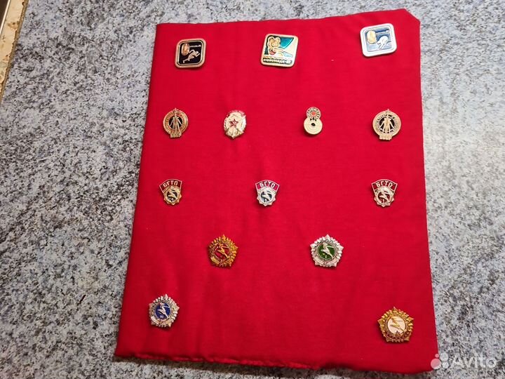 Продам значки СССР