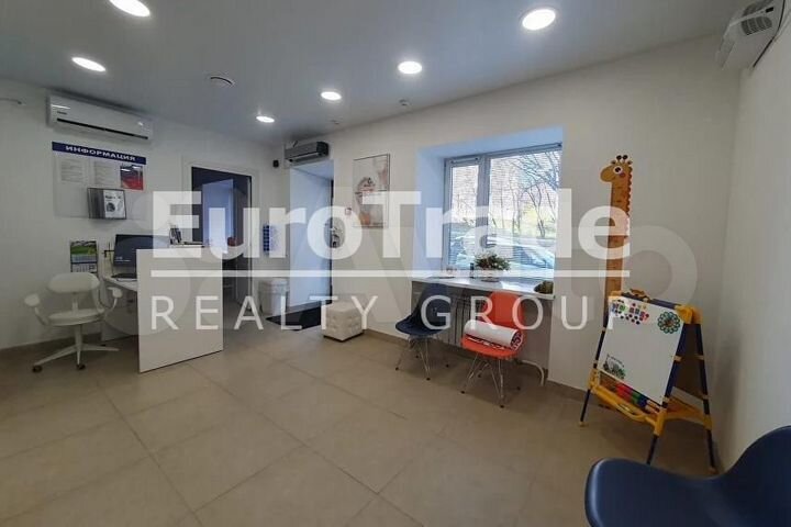 Сдам торговое помещение, 112 м²