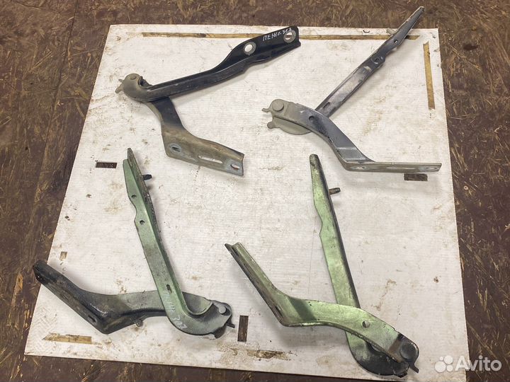 Петля капота Peugeot 307