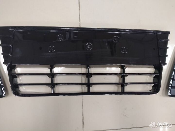 Решетки в бампер новые аналог Ford Focus 3 глянец