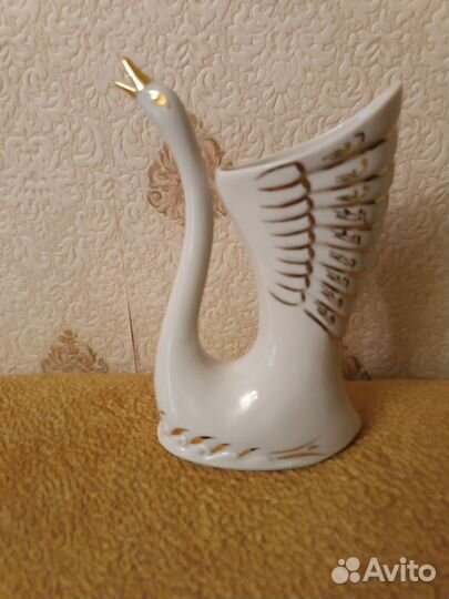 Статуэтка лебедь