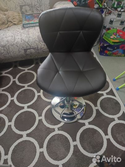 Стул бровиста, визажиста