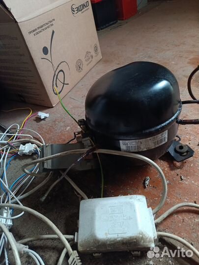 Компрессор холодильника indesit