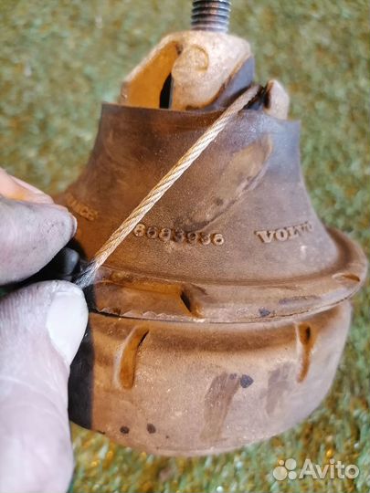 Опора двигателя (подушка двс) передняя 8683936 Vol