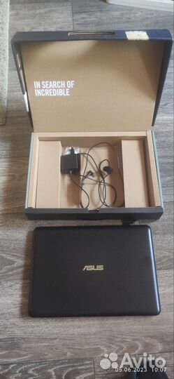 Ноутбук asus E402Y
