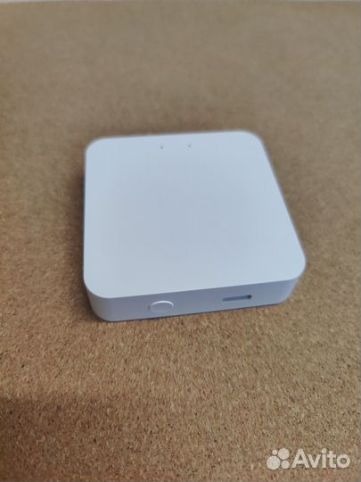 Беспроводной шлюз умного дома Tuya ZigBee 3.0