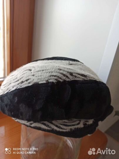 Берет и шапочки тёплые женские