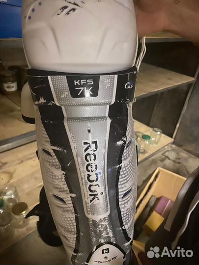 Щитки хоккейные reebok