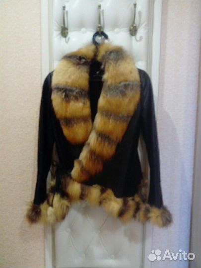 Куртка натуральная кожа, воротник и рукава меховые