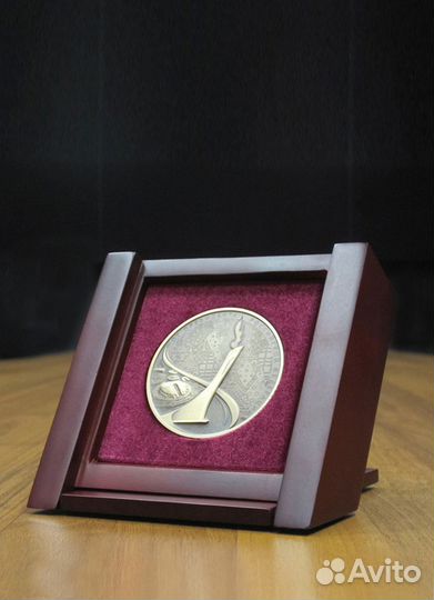 Продам медаль