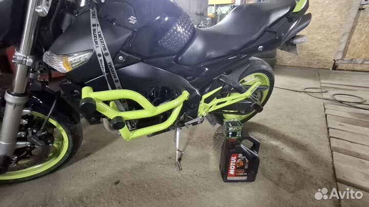 Suzuki GSR 600