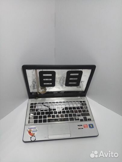 Нетбук Samsung NP305U1A в сборе (неисправен)