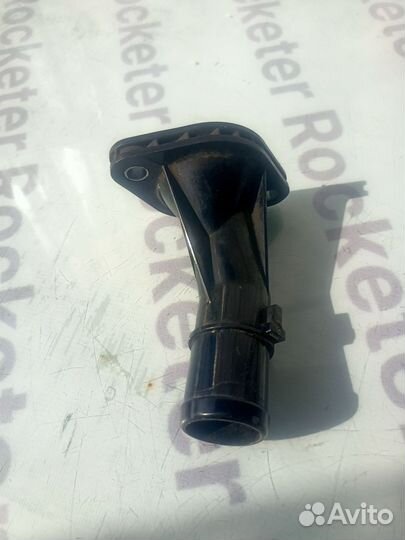 Патрубок трубка системы охлаждения Kia Rio 3