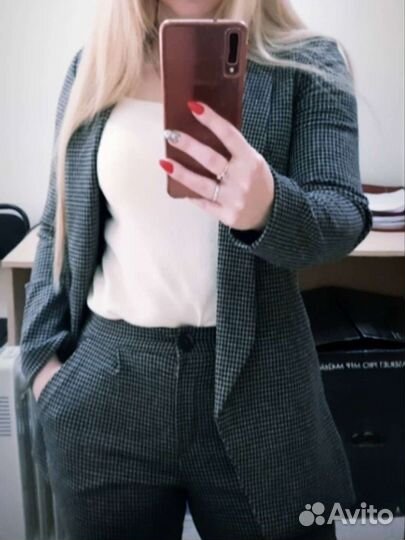 Костюм женский