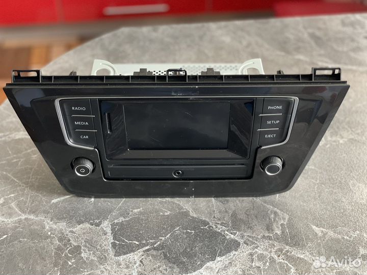 Штатное головное устройство volkswagen tiguan