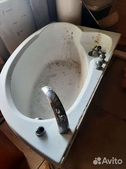 Акриловая ванна угловая бу