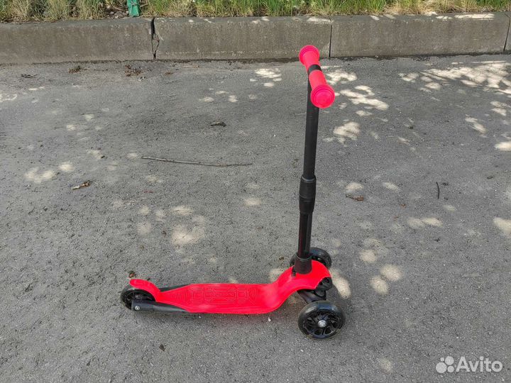 Самокат детский трехколесный