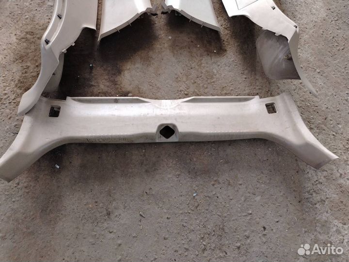 Обшивка отсека багажника Honda Avancier TA3