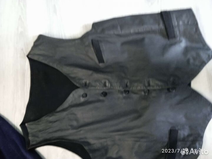 Мужской махровый халат, жилет.кож.плащь кож муж