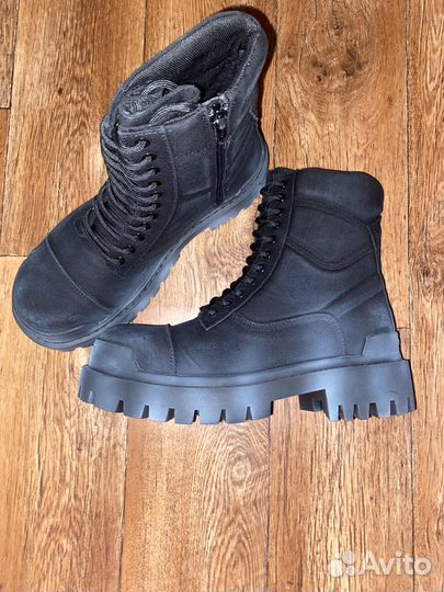 Balenciaga strike uysire