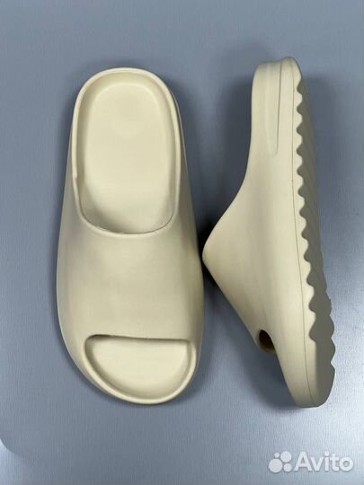 Тапочки Adidas Yeezy Slide