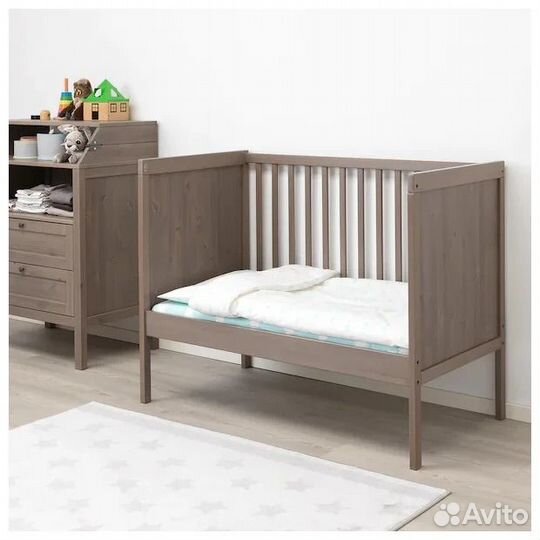 Кровать икеа детская + матрас + простыни икеа