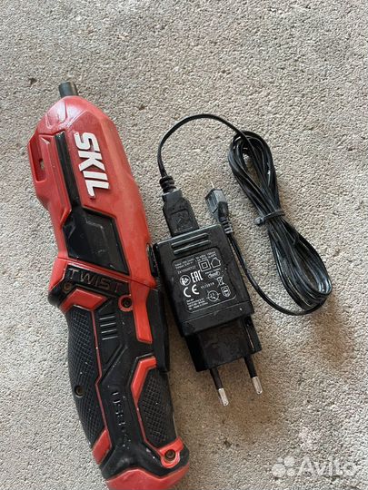 Электрическая отвертка Skil