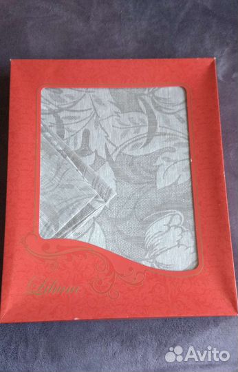 Комплект столового белья новый