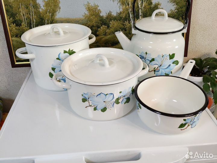 Набор эмалированных кастрюль СССР новый