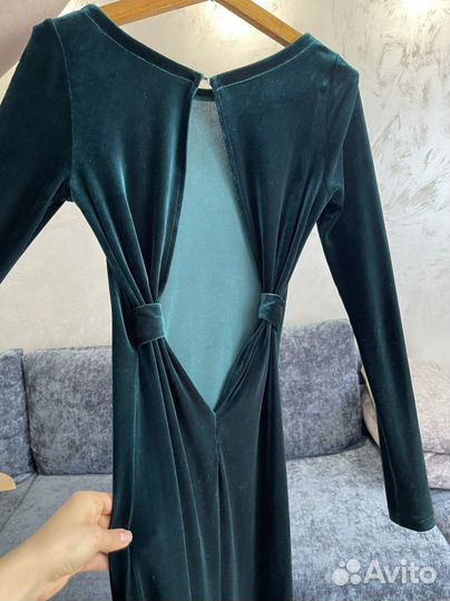 Платье изумрудного цвета 42-44