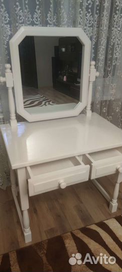 Туалетный столик