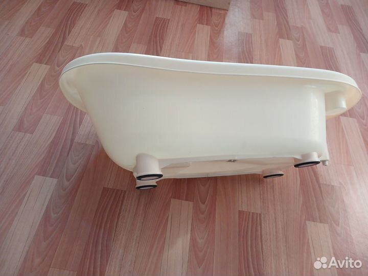 Ванночка для купания с горкой для новорождённых