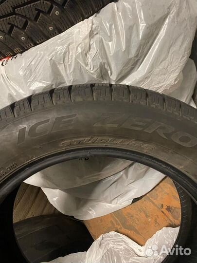 Pirelli Ice Zero 215/60 R17