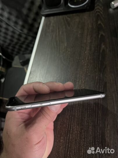 iPhone 6S, 32 ГБ