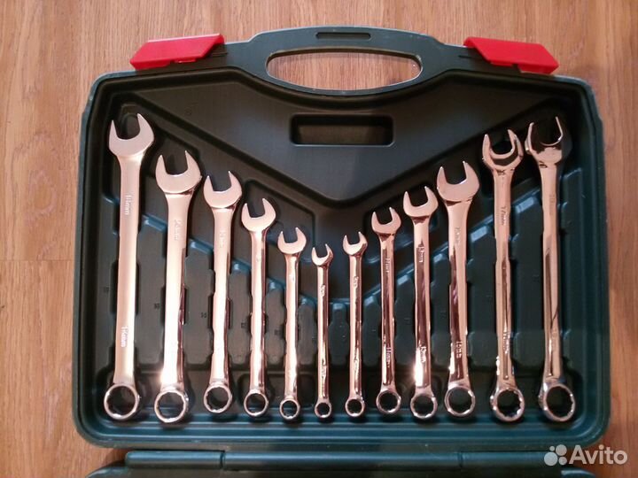 Набор инструментов для авто 61 предмет