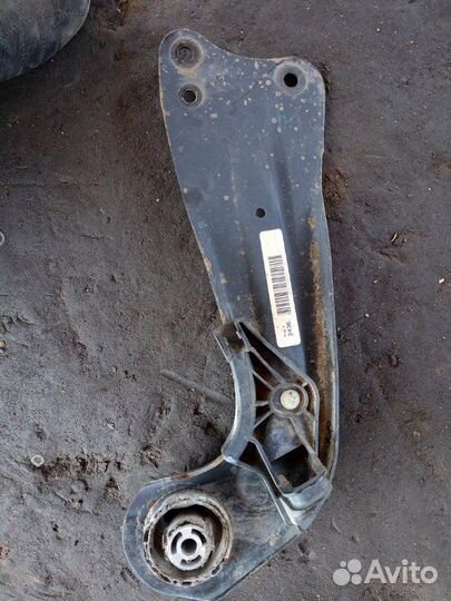 Рычаг подвески Volkswagen Jetta MK5