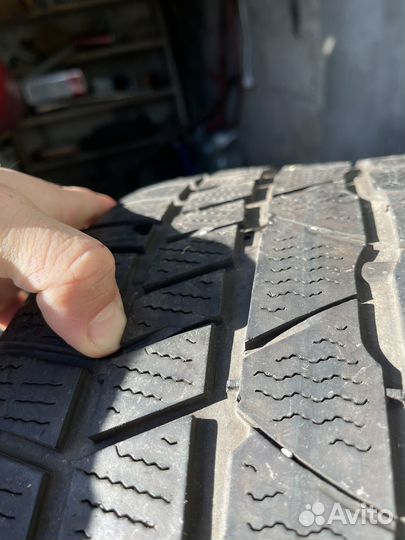 Continental ExtremeWinterContact 265/35 R18 и 265/35 R18 30